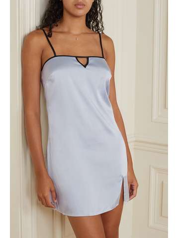 FLEUR DU MAL Nachthemd aus Stretch-Seide mit Cut-out