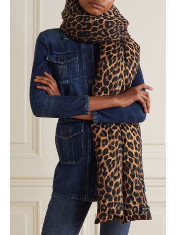 SAINT LAURENT Wattierter Schal aus gestepptem Shell mit Leopardenprint