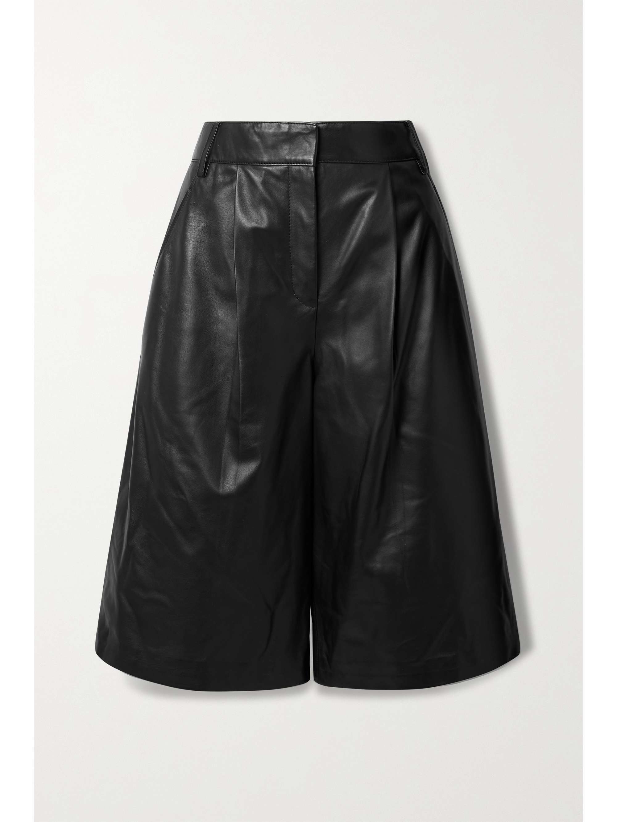NET SUSTAIN pleated leather shorts 