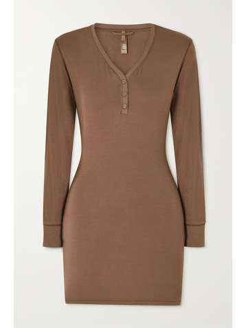 SKIMS Sleep Henley Dress – Jasper – Nachthemd aus Stretch-Jersey