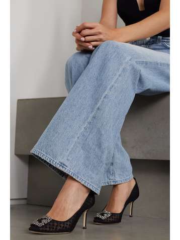 MANOLO BLAHNIK Hangisi 90 Pumps aus Spitze, Mesh und Satin mit Verzierung