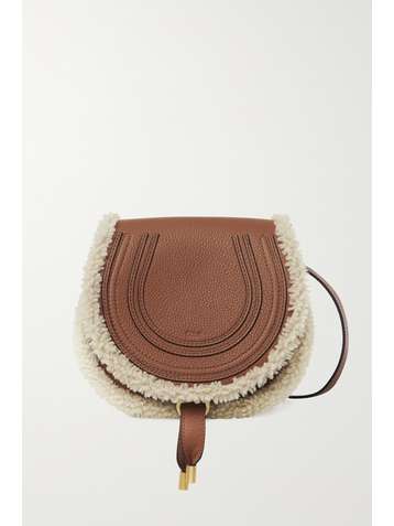 CHLOÉ Marcie mini Schultertasche aus strukturiertem Leder mit Shearling-Besätzen