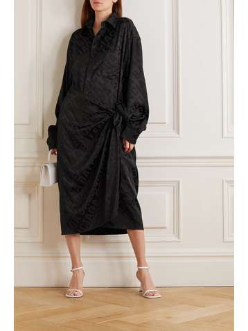BALENCIAGA Midi-Hemdblusenkleid aus glänzendem Jacquard mit Wickeleffekt