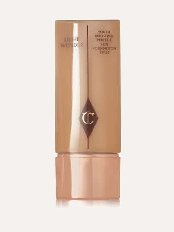 CHARLOTTE TILBURY Light Wonder Youth-Boosting Foundation LSF 15 – 9 Dark, 40 ml – Foundation