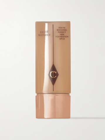 CHARLOTTE TILBURY Light Wonder Youth-Boosting Foundation LSF 15 – 8 Medium, 40 ml – Foundation