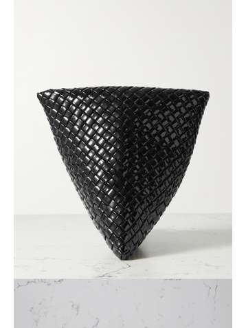 BOTTEGA VENETA Triangle Clutch aus Intrecciato-Lackleder