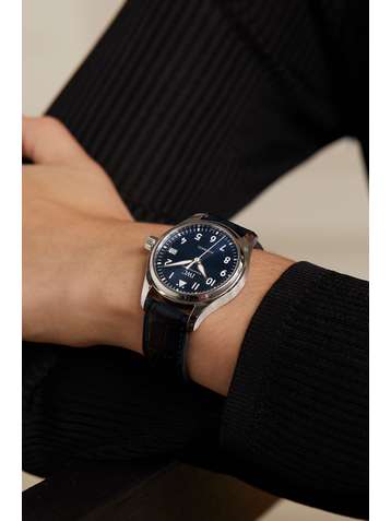 IWC SCHAFFHAUSEN Pilot's Automatic 36mm stainless steel and alligator watch