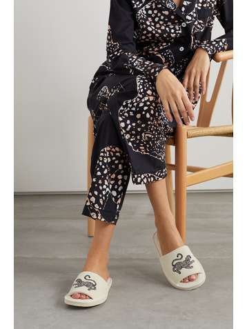 DESMOND & DEMPSEY Pantoletten aus Cord mit Stickerei