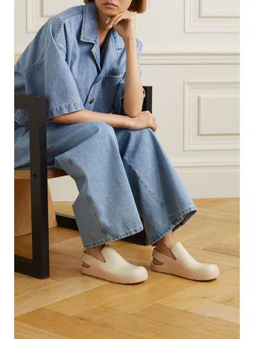 BOTTEGA VENETA Puddle Slingback-Schuhe aus Gummi