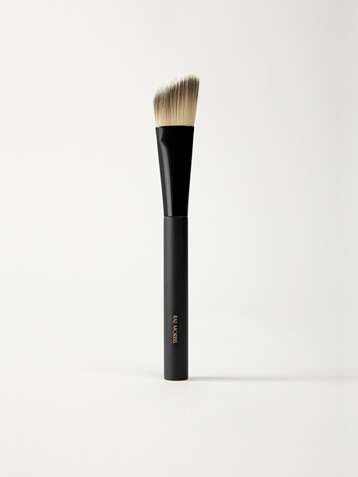 RAE MORRIS Jishaku 24 Vegan Foundation Contour Brush