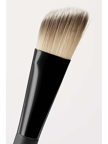 RAE MORRIS Jishaku 24 Vegan Foundation Contour Brush