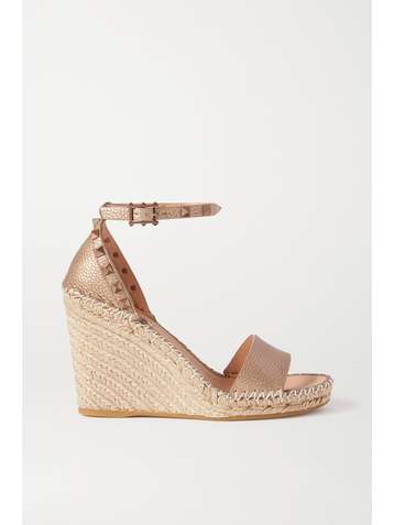 VALENTINO Valentino Garavani Rockstud 105 metallic textured-leather wedge espadrilles