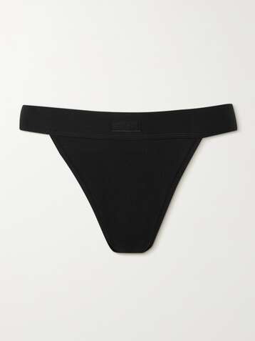 SKIMS Cotton Rib Thong – Soot – String aus geripptem Jersey aus einer Baumwollmischung