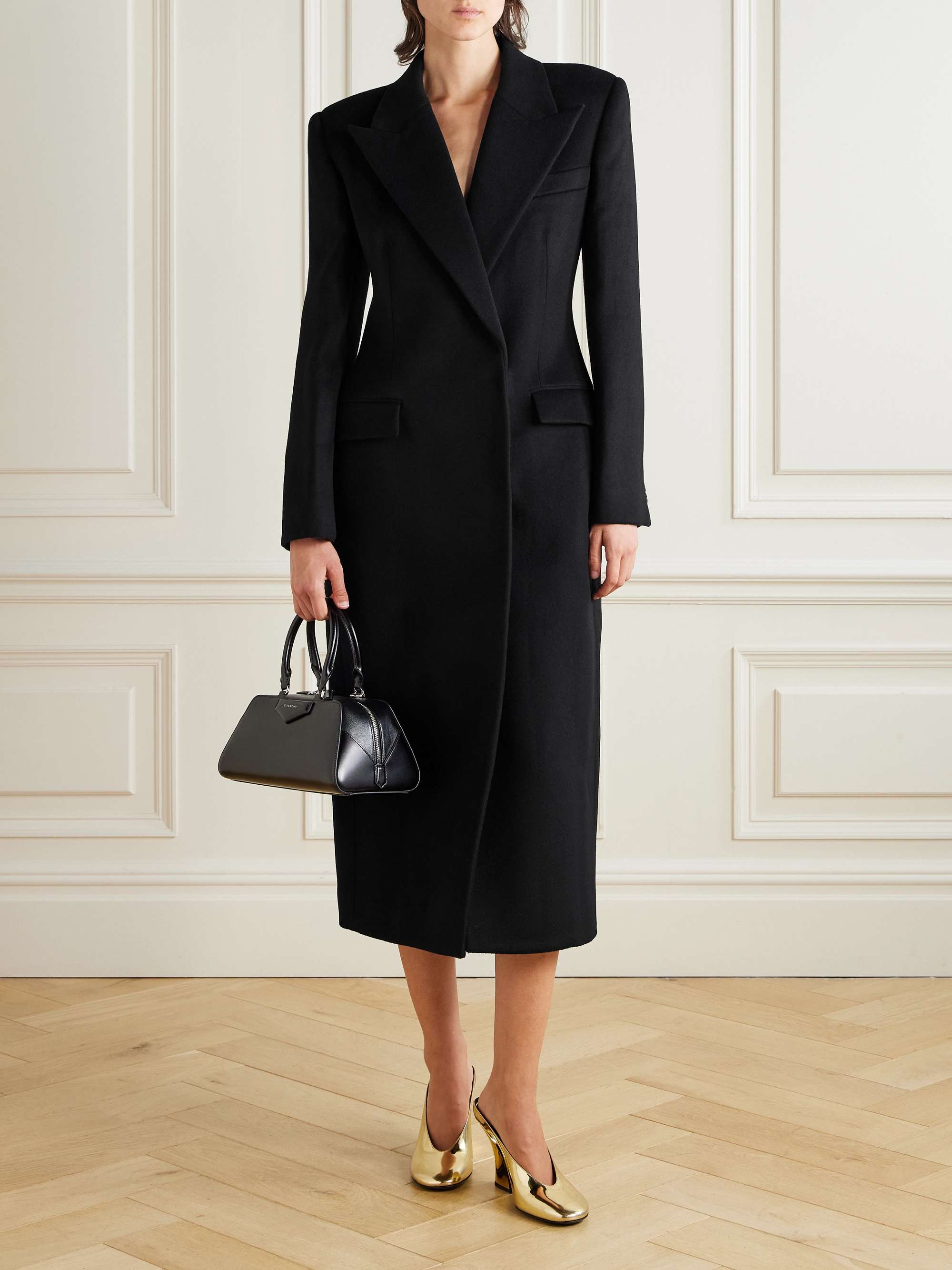 GIVENCHY