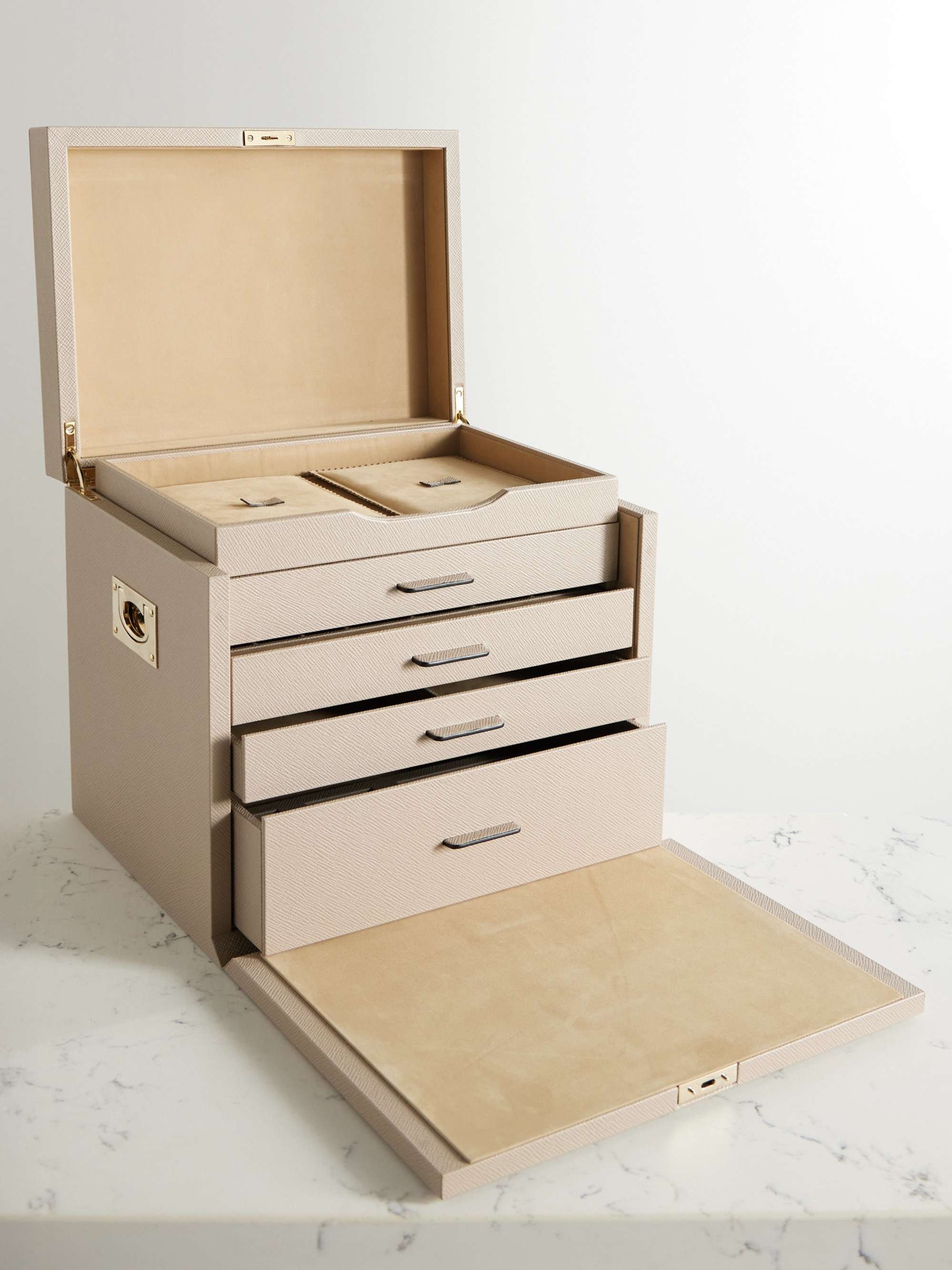SMYTHSON