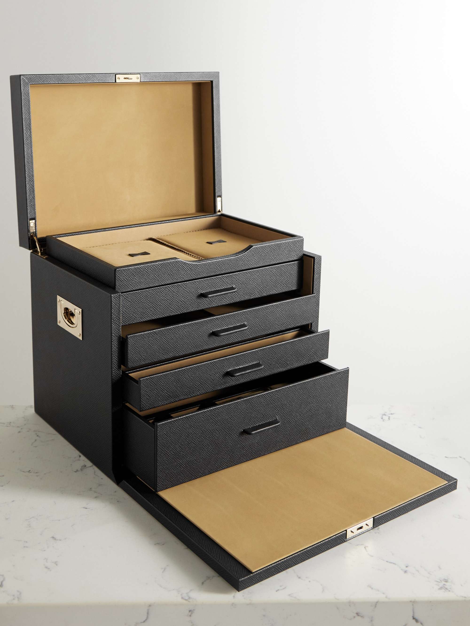 SMYTHSON