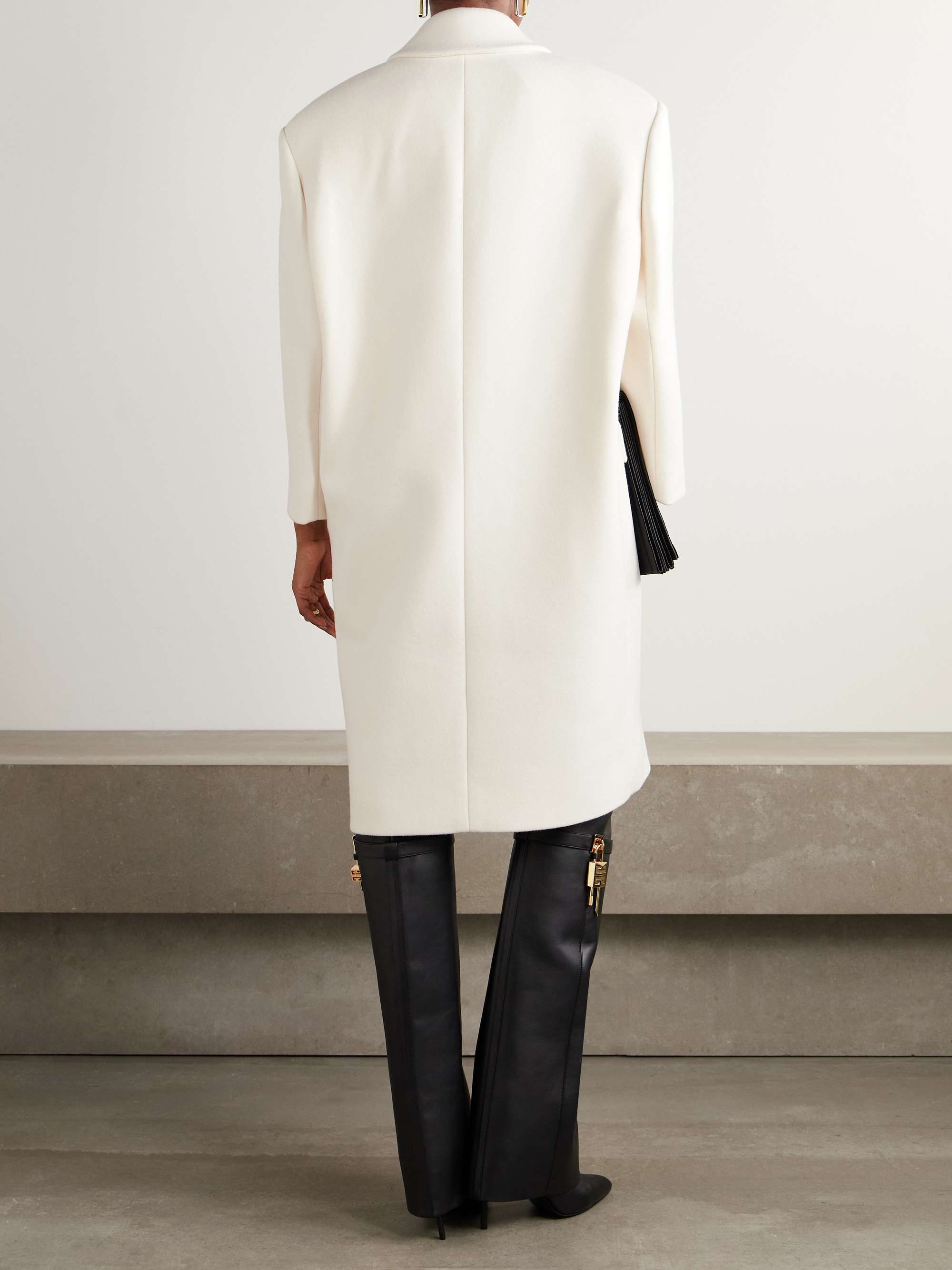GIVENCHY