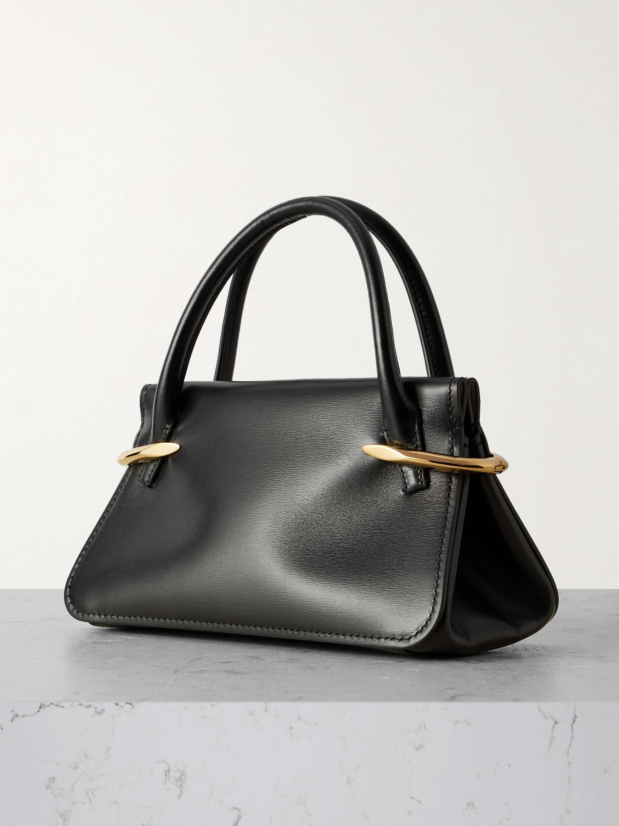 GIVENCHY