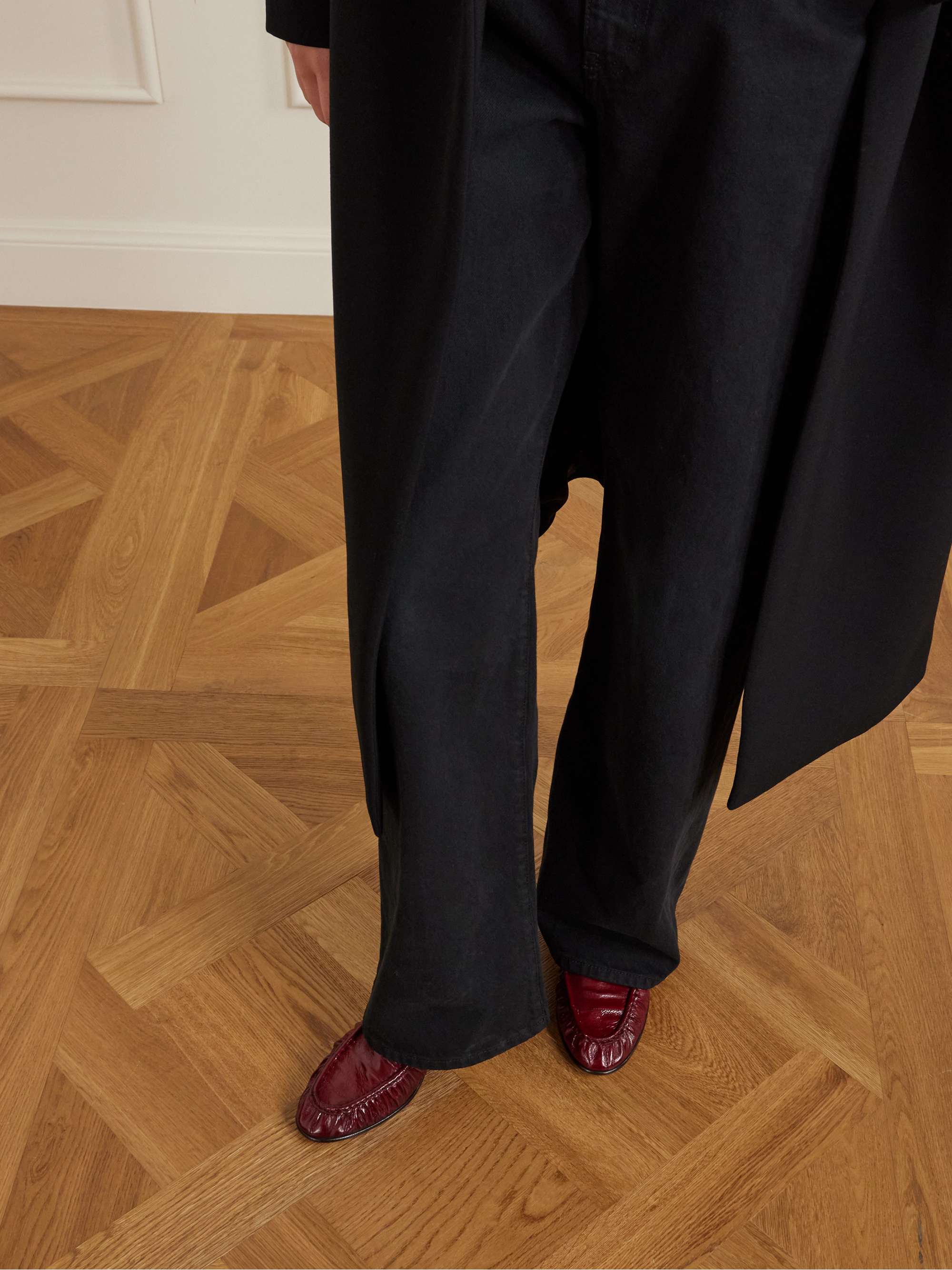 THE ROW Mocassins en cuir glacé froissé