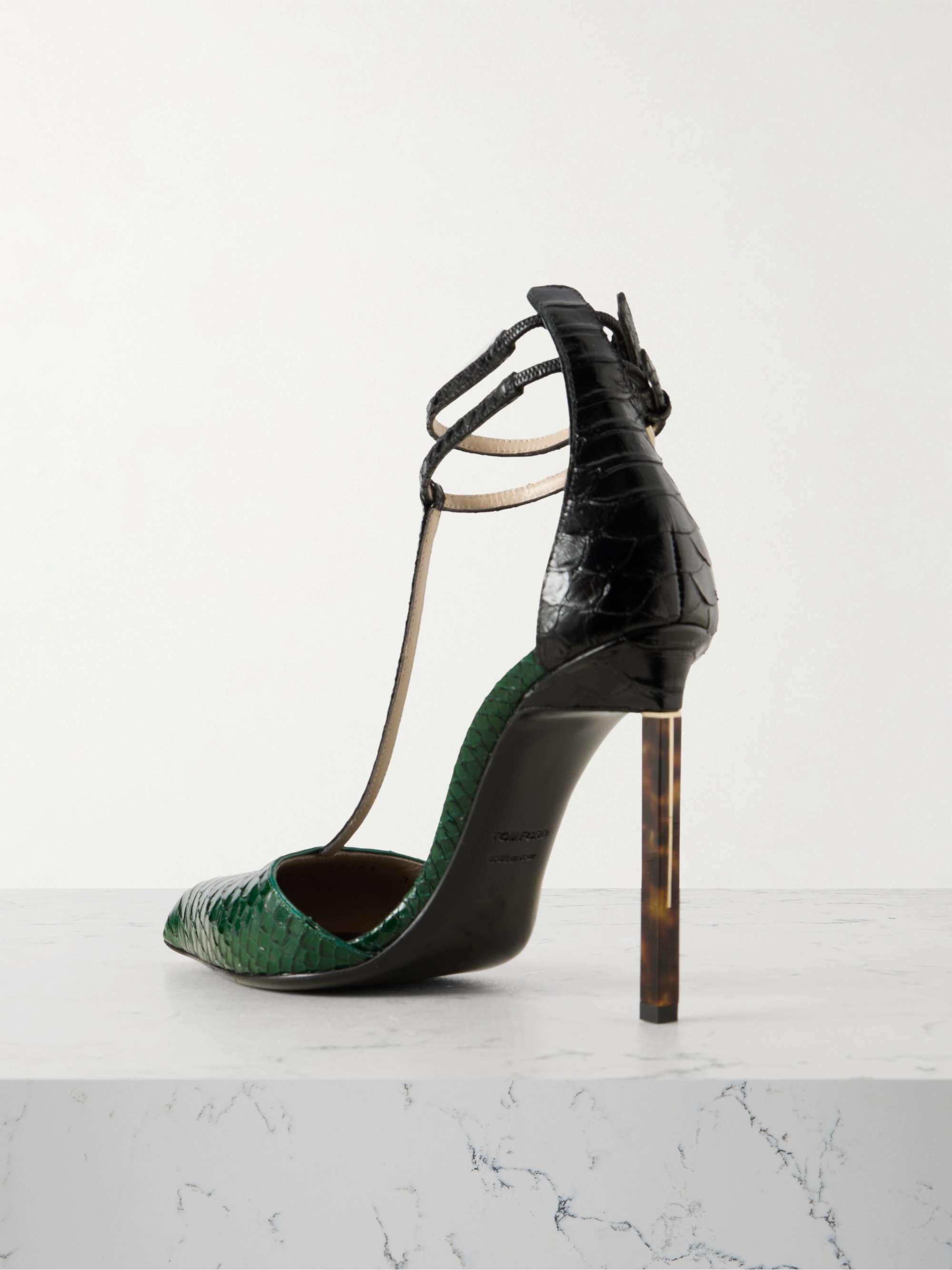 TOM FORD