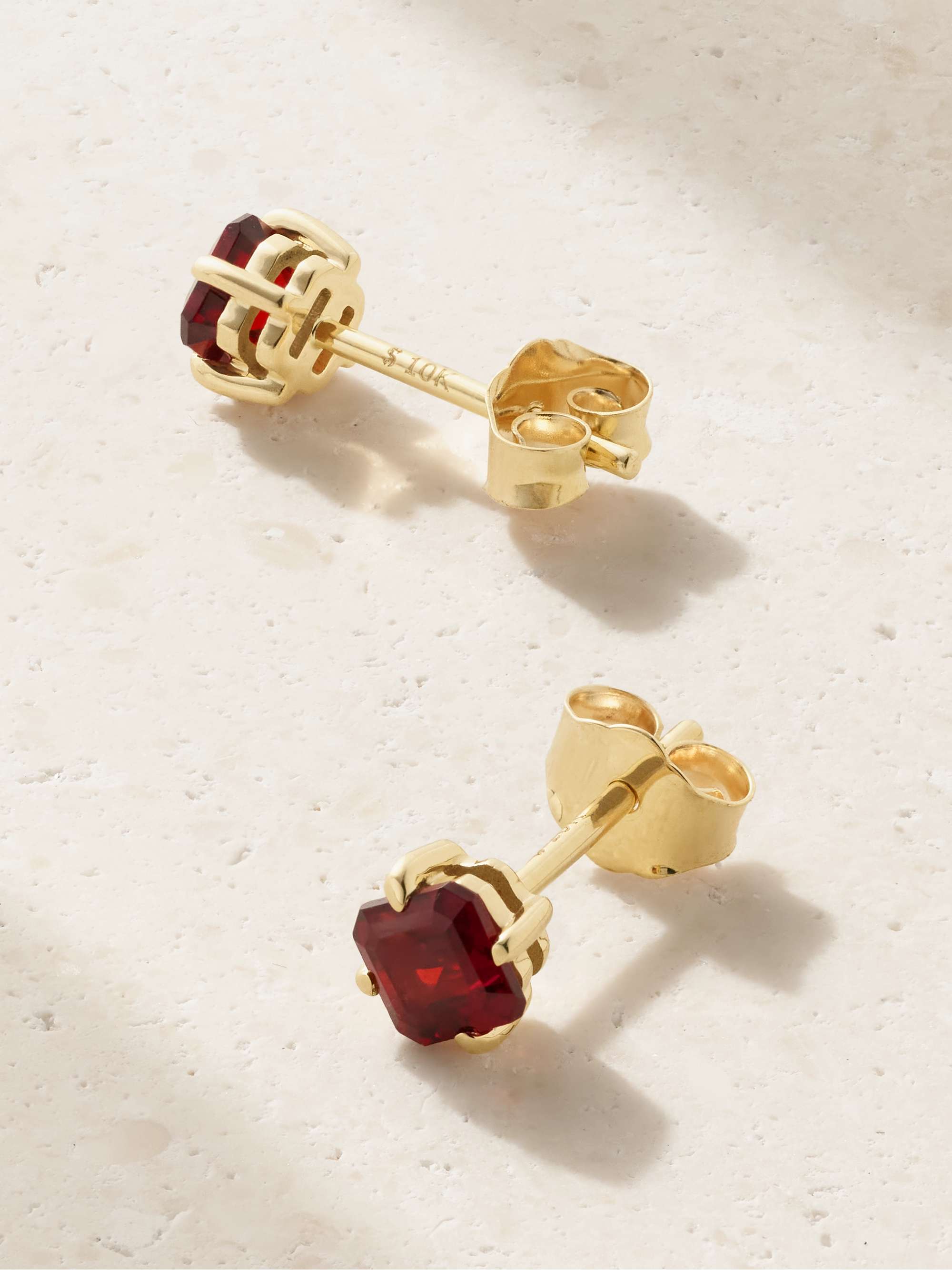 STONE AND STRAND