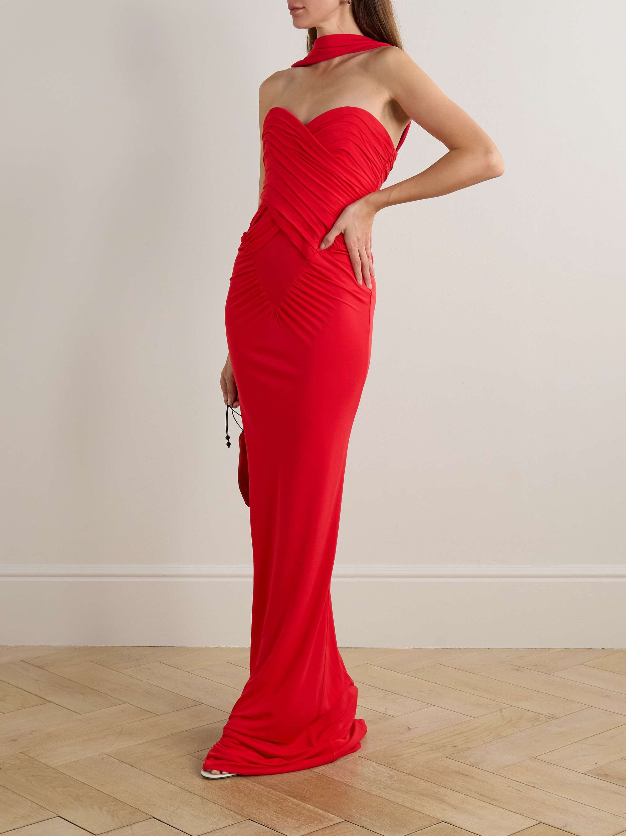 THE NEW ARRIVALS ILKYAZ OZEL