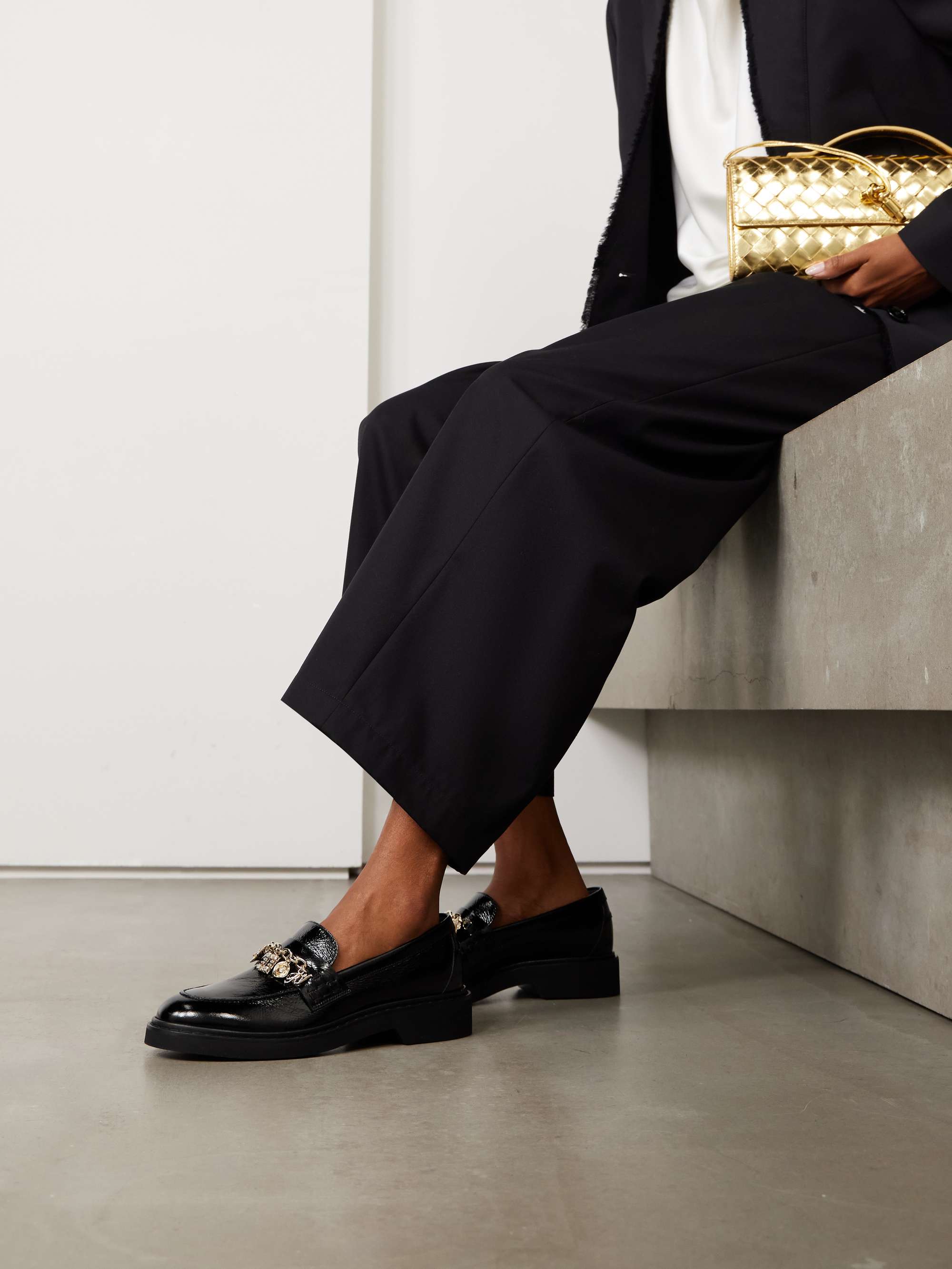 ROGER VIVIER
