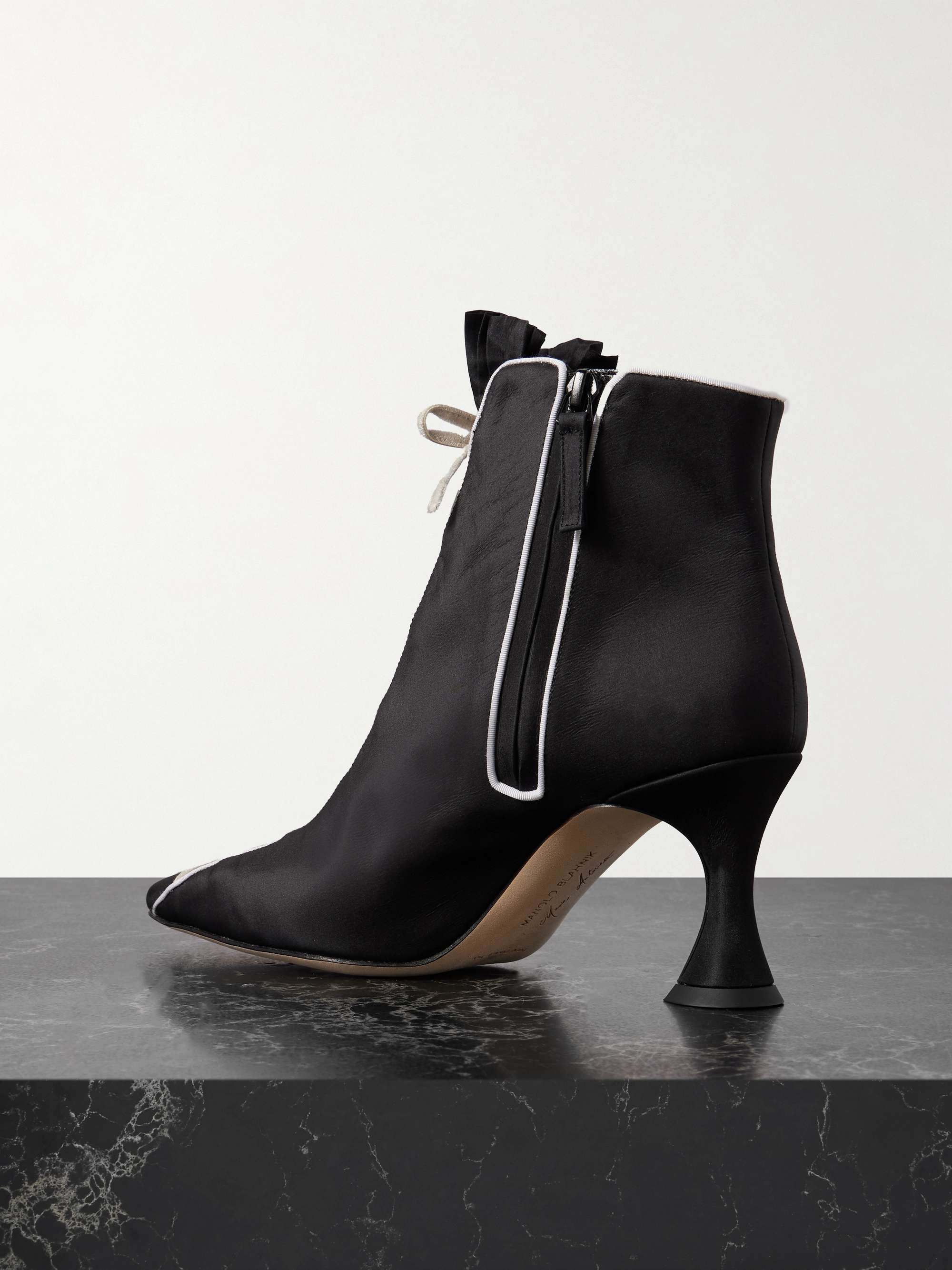 MANOLO BLAHNIK