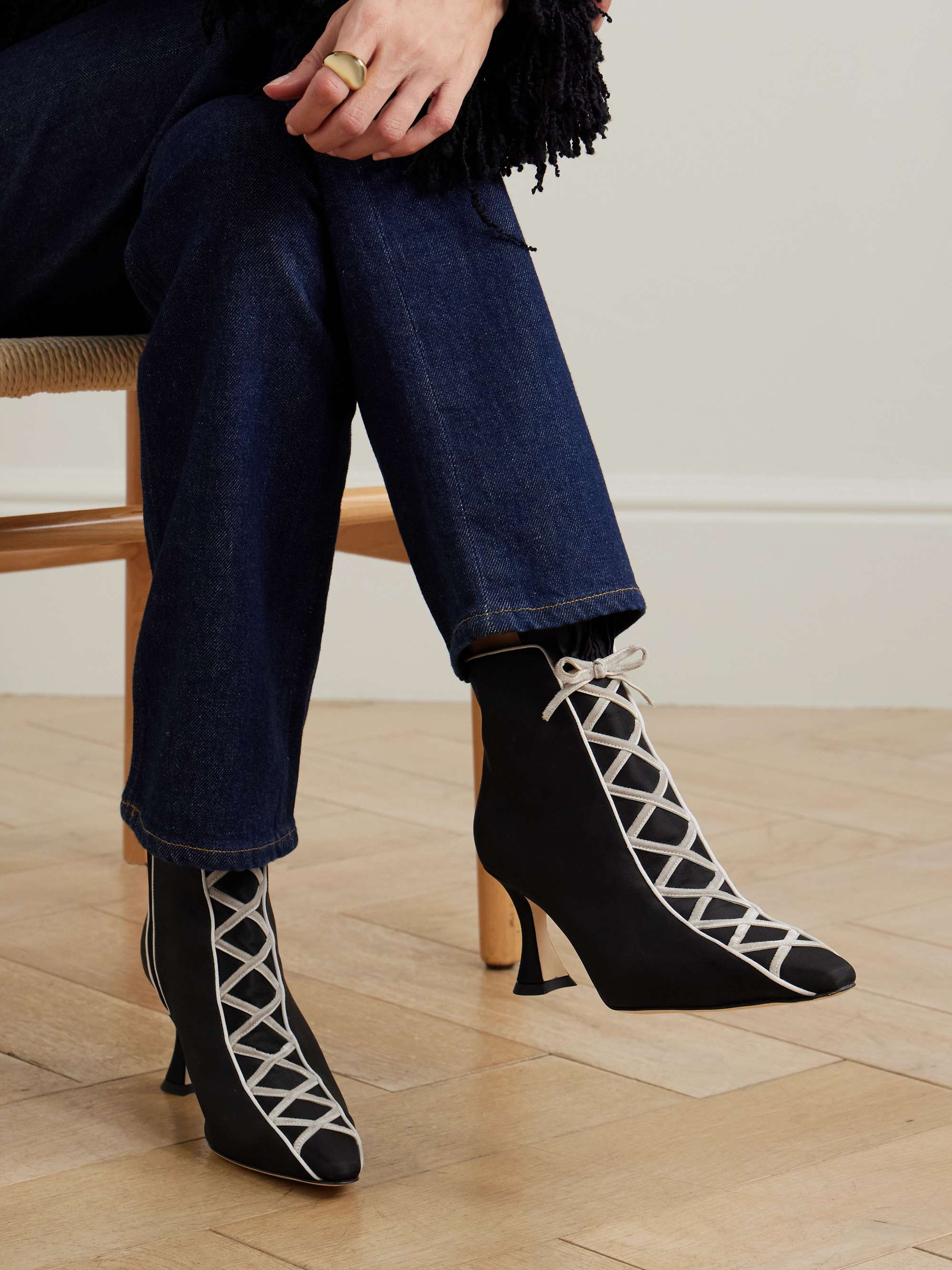 MANOLO BLAHNIK