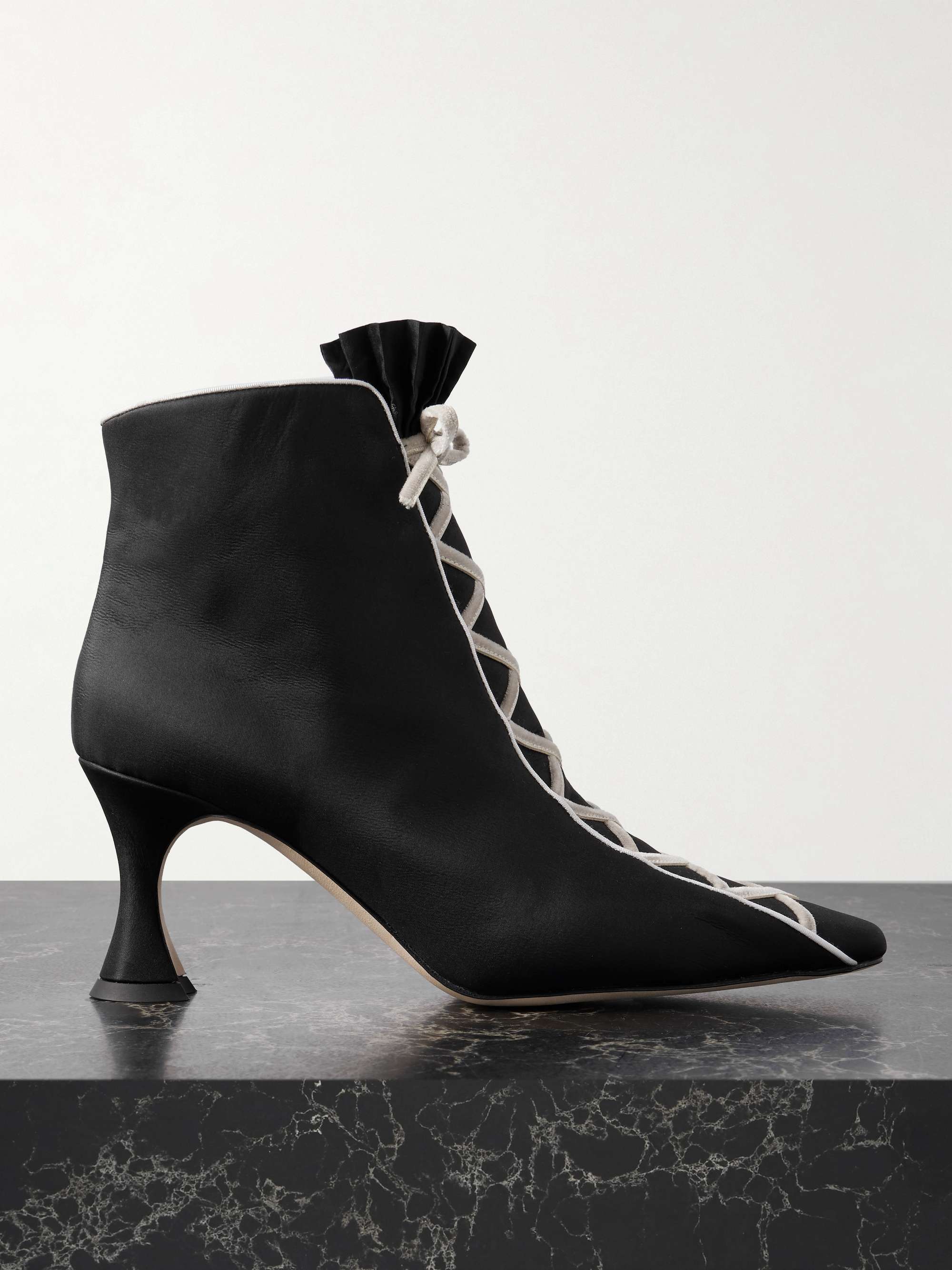 MANOLO BLAHNIK