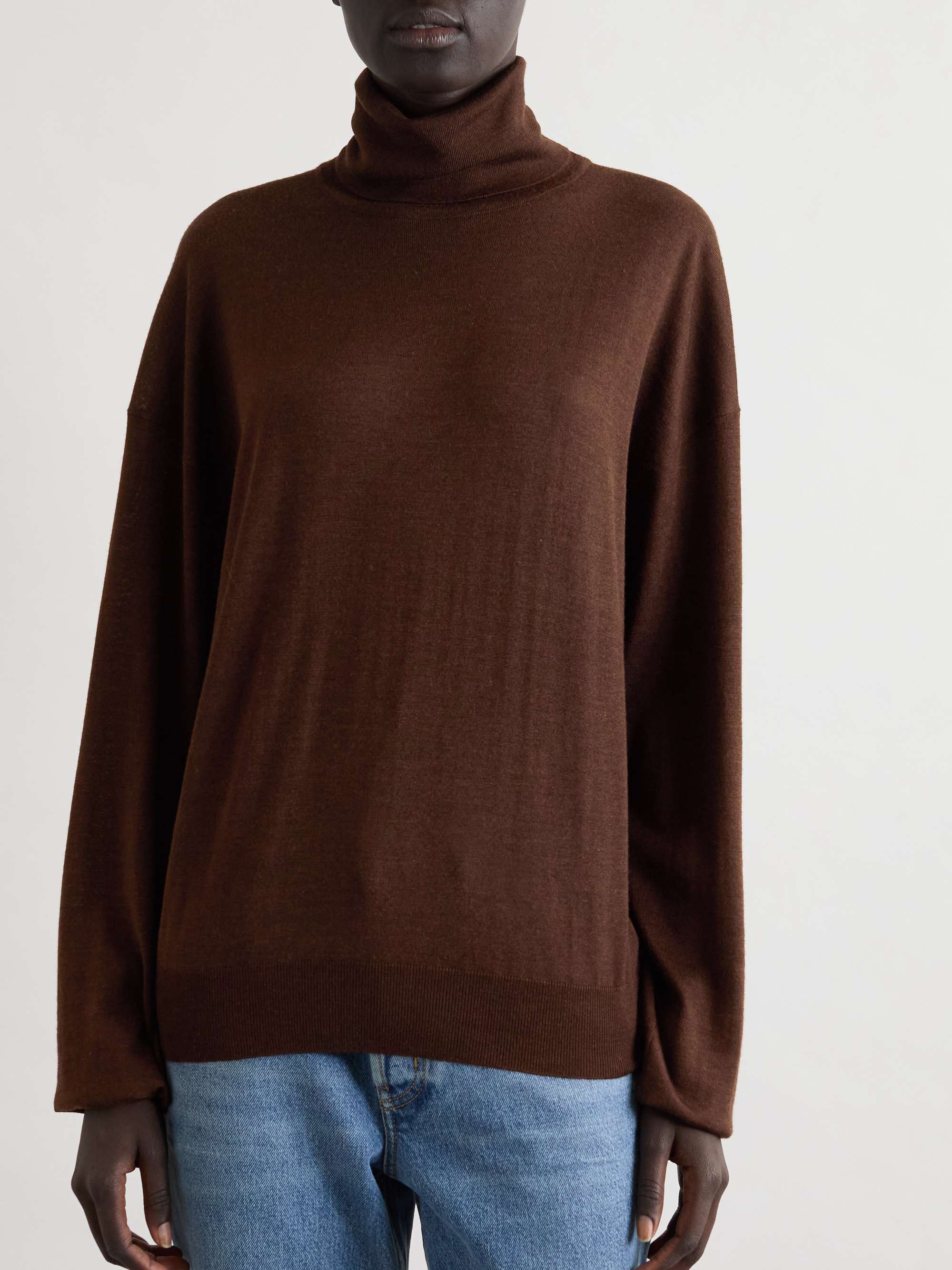 SAINT LAURENT
