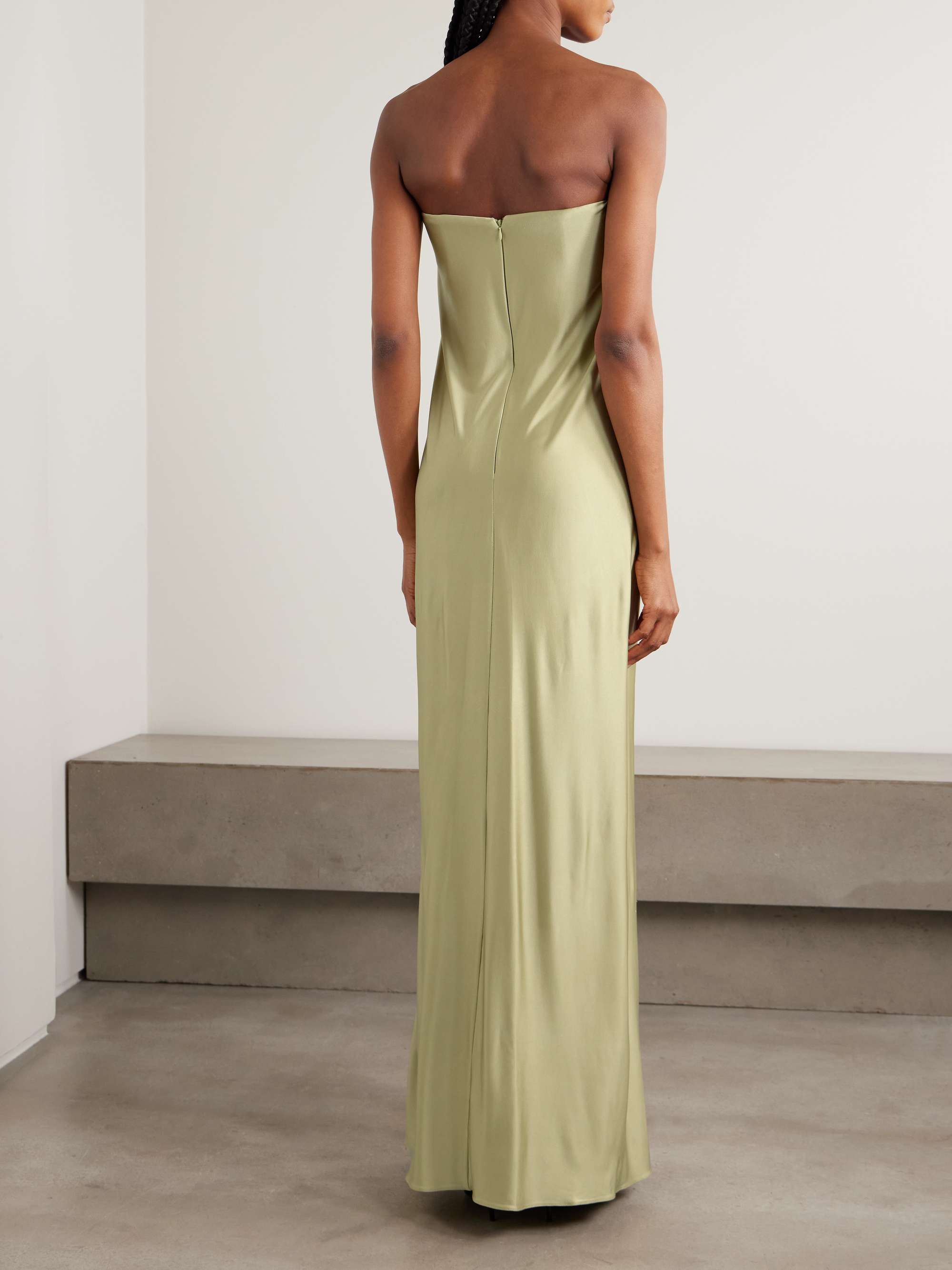 THE NEW ARRIVALS ILKYAZ OZEL