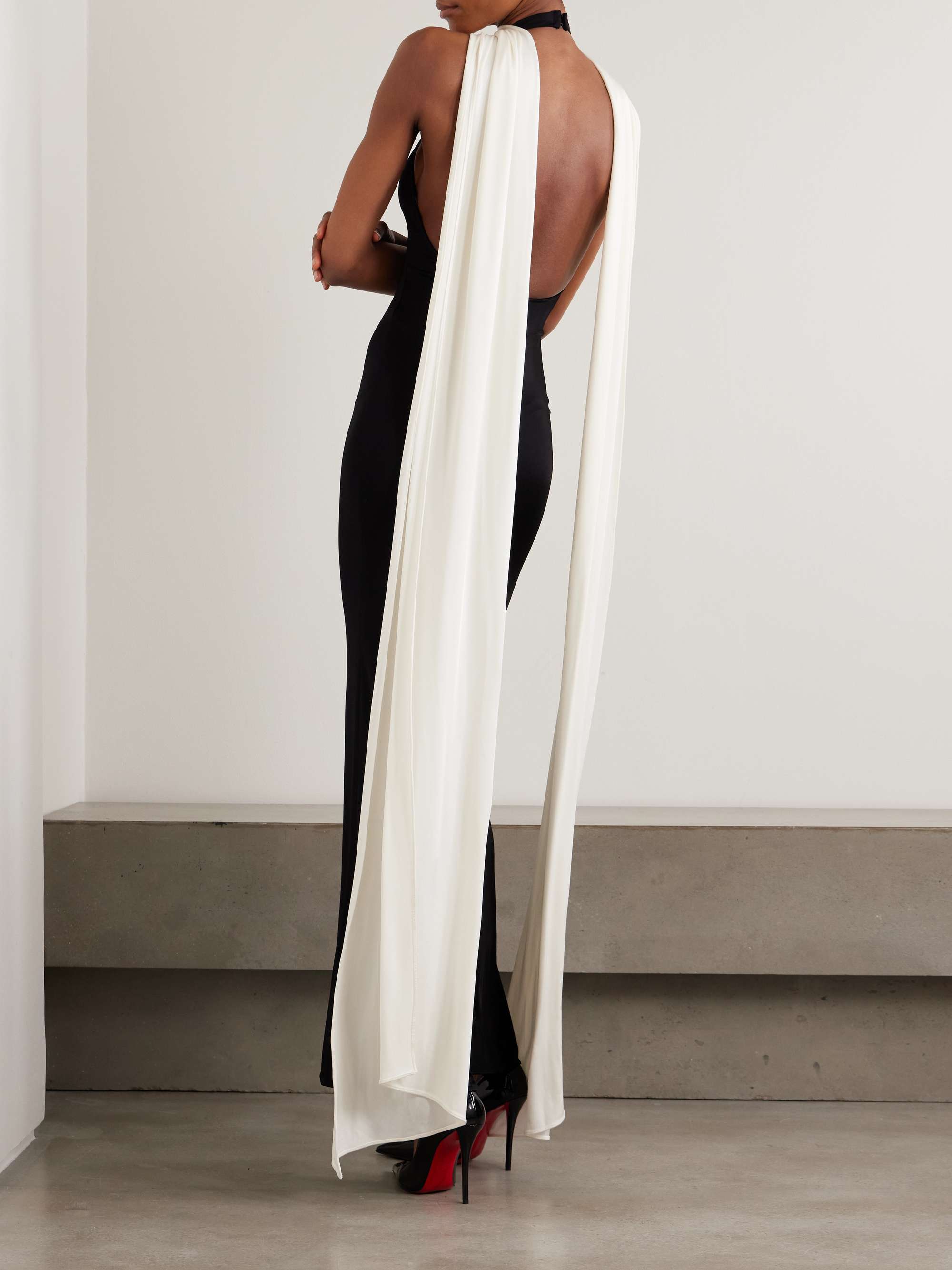 THE NEW ARRIVALS ILKYAZ OZEL