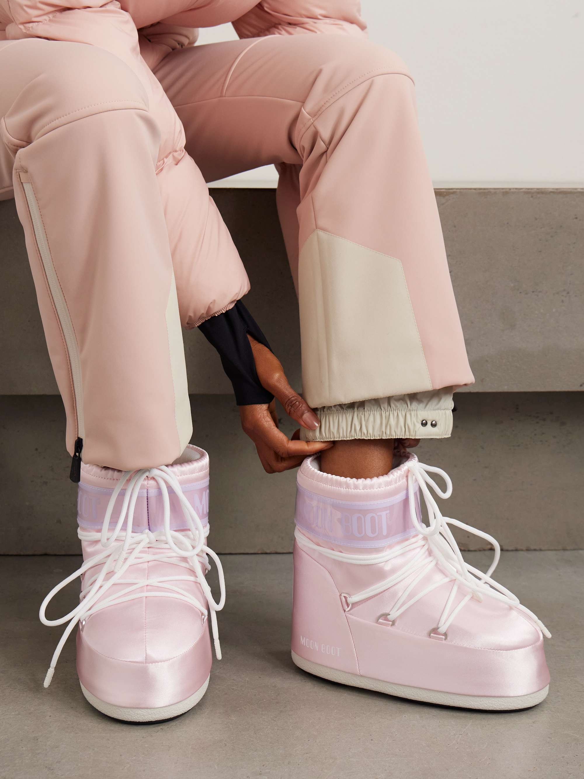 MOON BOOT