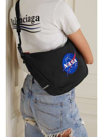 BALENCIAGA Space Sling Schultertache aus Shell mit Applikation