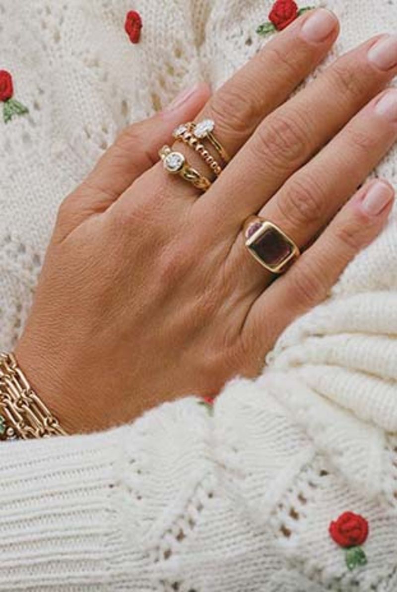 JewelryStacking_01_12SEP_Mobile_311x464