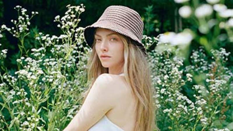 AmandaSeyfried_02_08Aug_Exitgate_Mobile_375x211