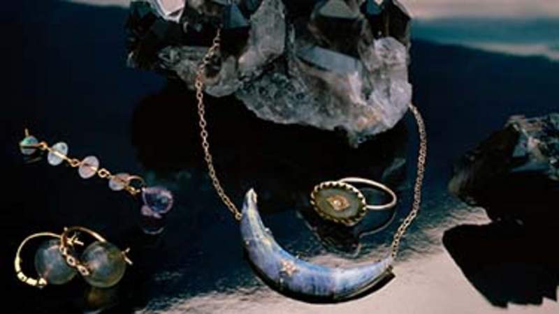 CrystalJewelry_01_NOV09_Exitgate_Mobile_375x211