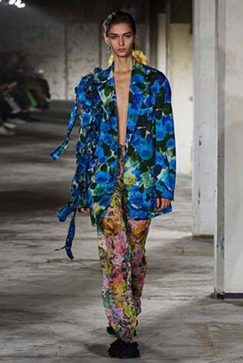 SS23Trends_09_16JAN_Mobile_311x464