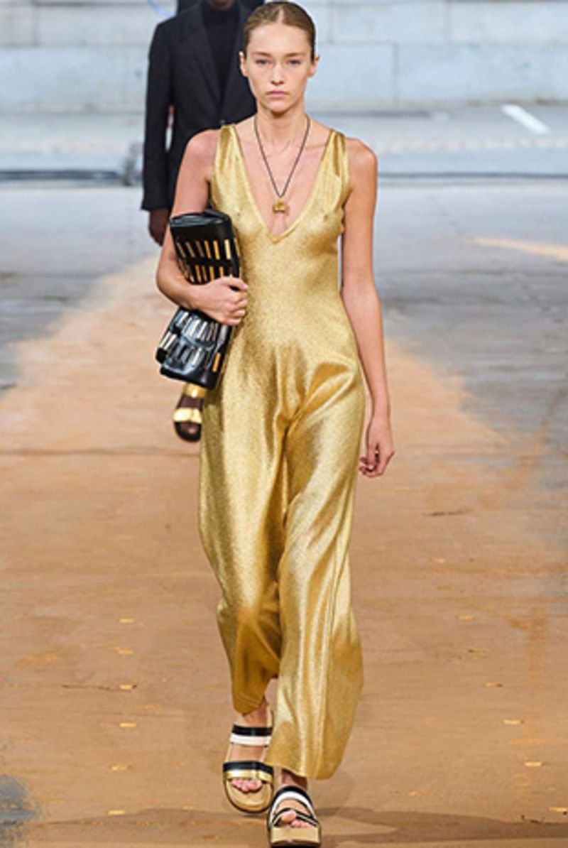 WhattoWeartoaWedding_03_19APRIL_Mobile_311x464