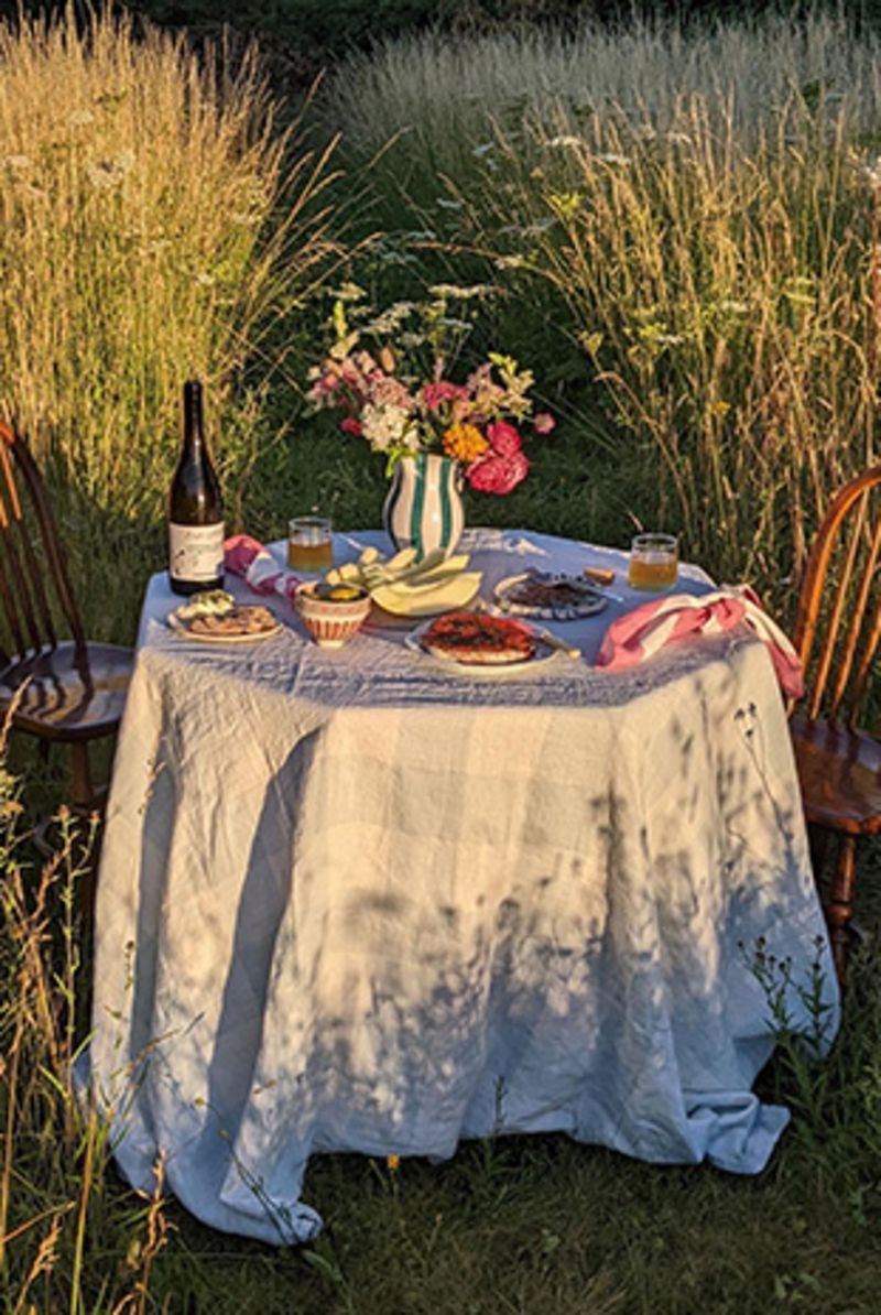 StylishHosting_02_11JULY_Mobile_311x464