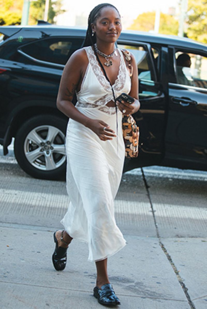WhiteDress_02_10JULY_Mobile_311x464