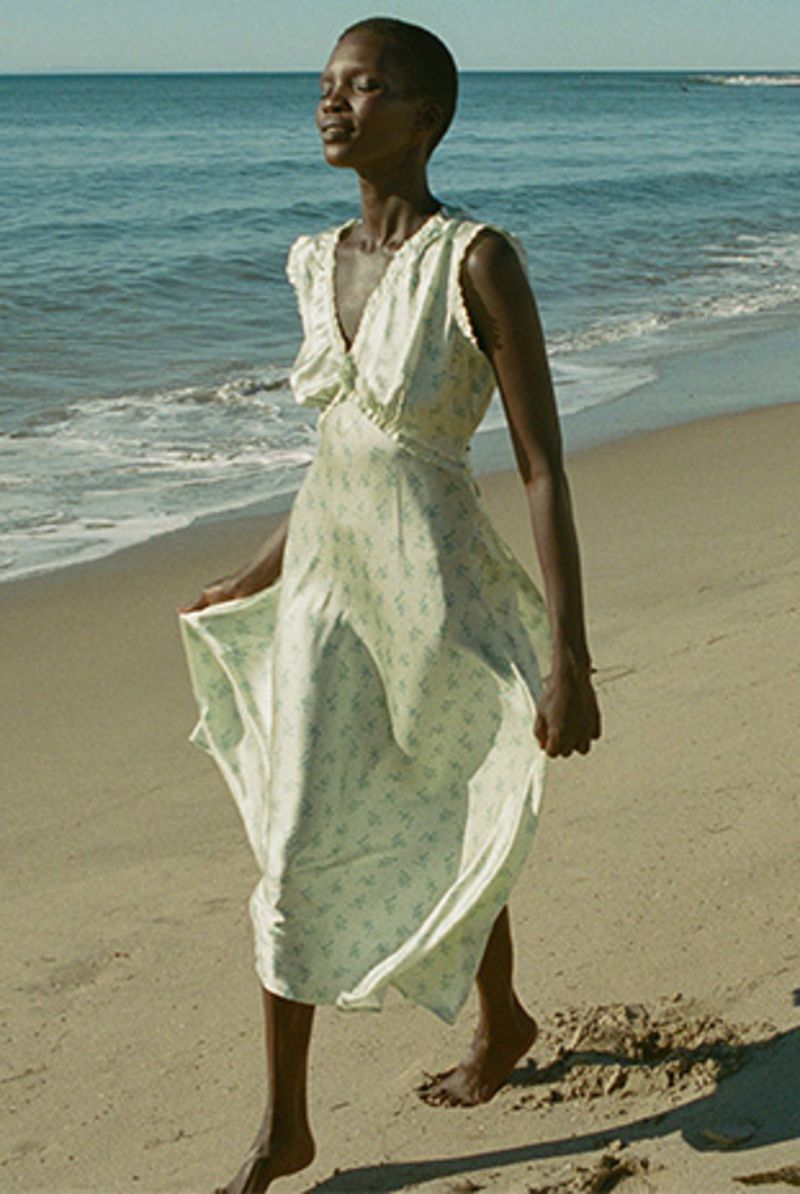 BeachwearGuide_01_07AUG_Mobile_311x464