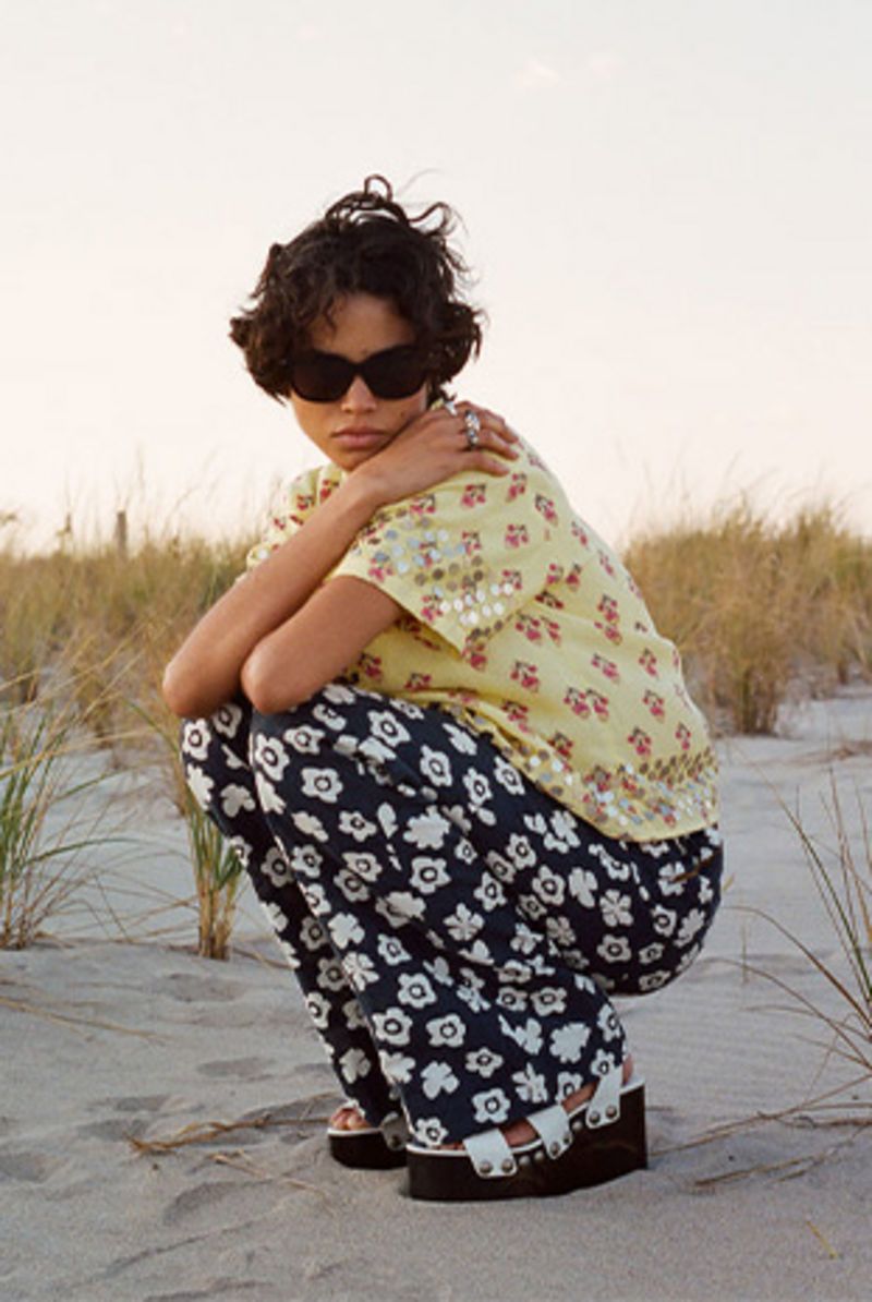 BeachwearGuide_04_07AUG_Mobile_311x464