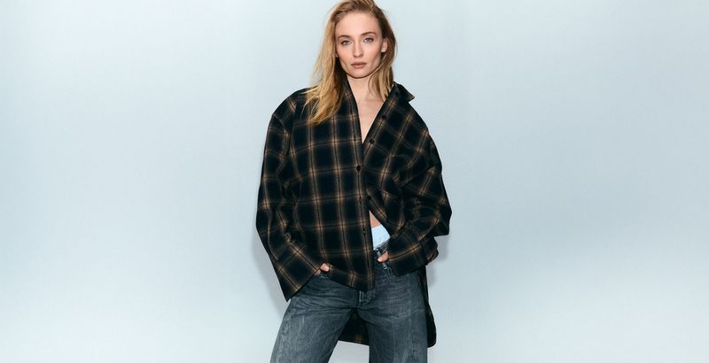 Sophie Turner Week 1_3