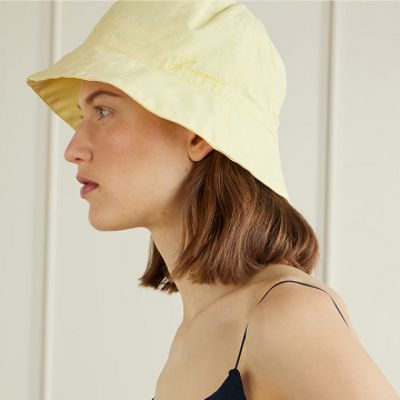 Women display picture 1