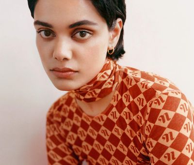 01_ZINNIAKUMAR_AUG04_LANDINGDESKTOP_596X508