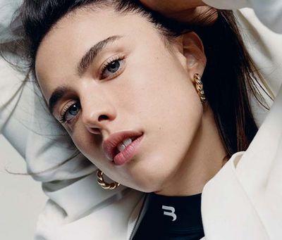 Margaret Qualley_01_SEP20_Landing_Desktop_596x508