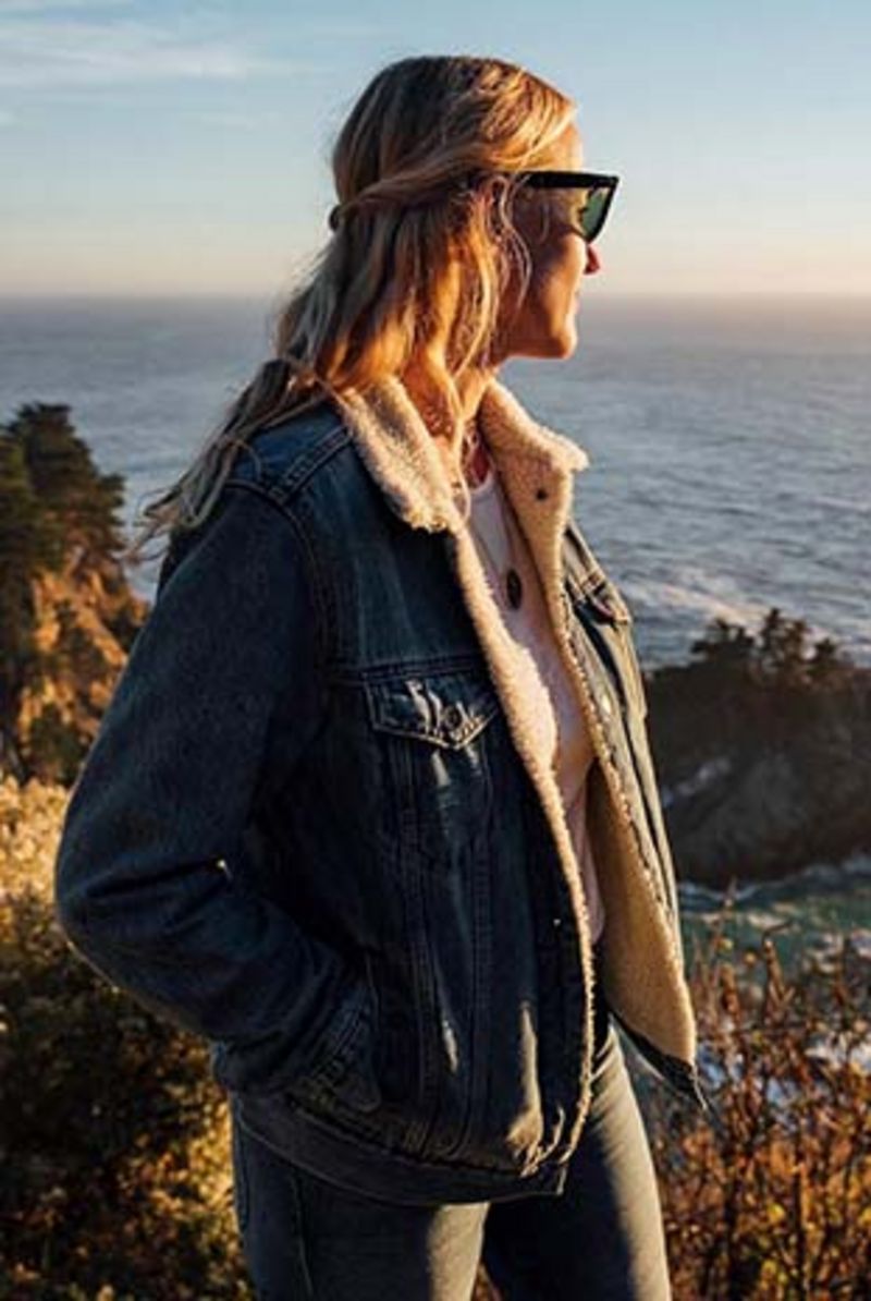 Straight Leg Jeans_03_OCT11_Mobile_311x464