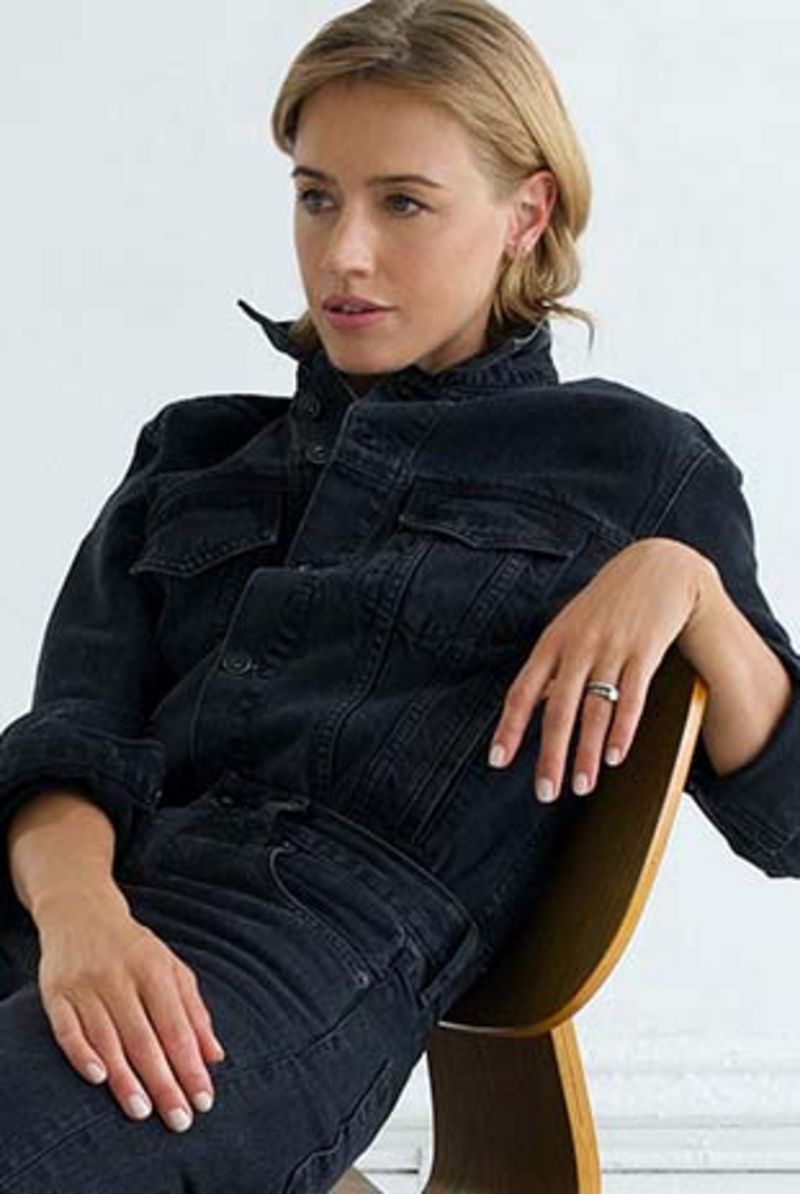 Straight Leg Jeans_06_OCT11_Mobile_311x464